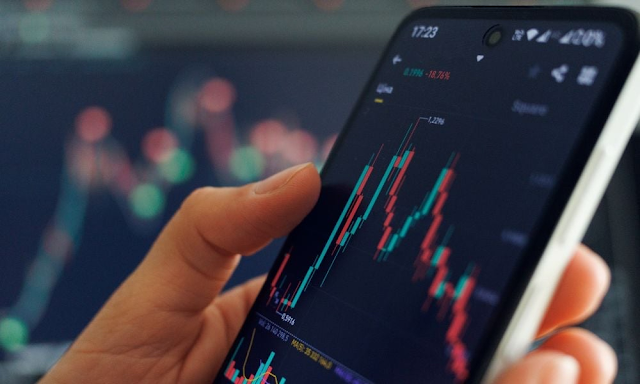 Voice Trading Makes a Comeback in the US Treasury Market as Hedge Funds Lean Into Risk