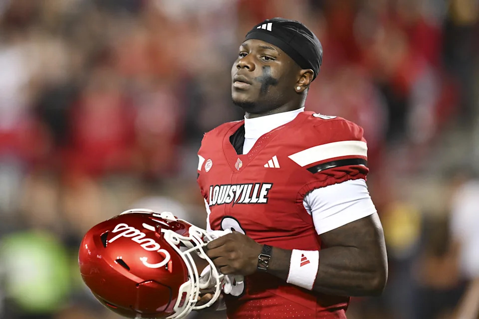 Broncos Eye Louisville WR Chris Bell as Late First-Round Option Despite ACL Rehab