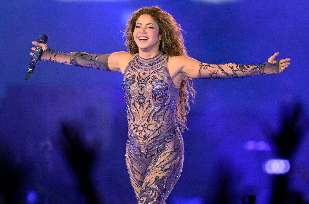 Shakira Breaks Record at Mexico's Zócalo With 400,000 Attendees on March 1, Closing Mexican Leg of Las Mujeres Ya No Lloran Tour