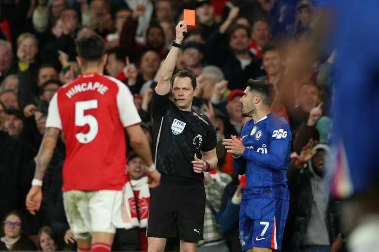 Rosenior Threatens to Drop Players After Pedro Neto Becomes Chelsea's Ninth Sending-Off