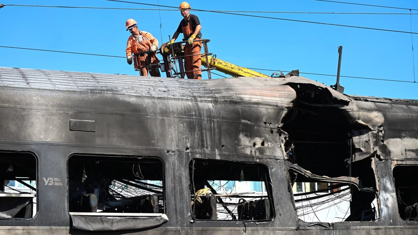 Ukraine Keeps Trains Running as ‘End-of-Line’ Draws Closer