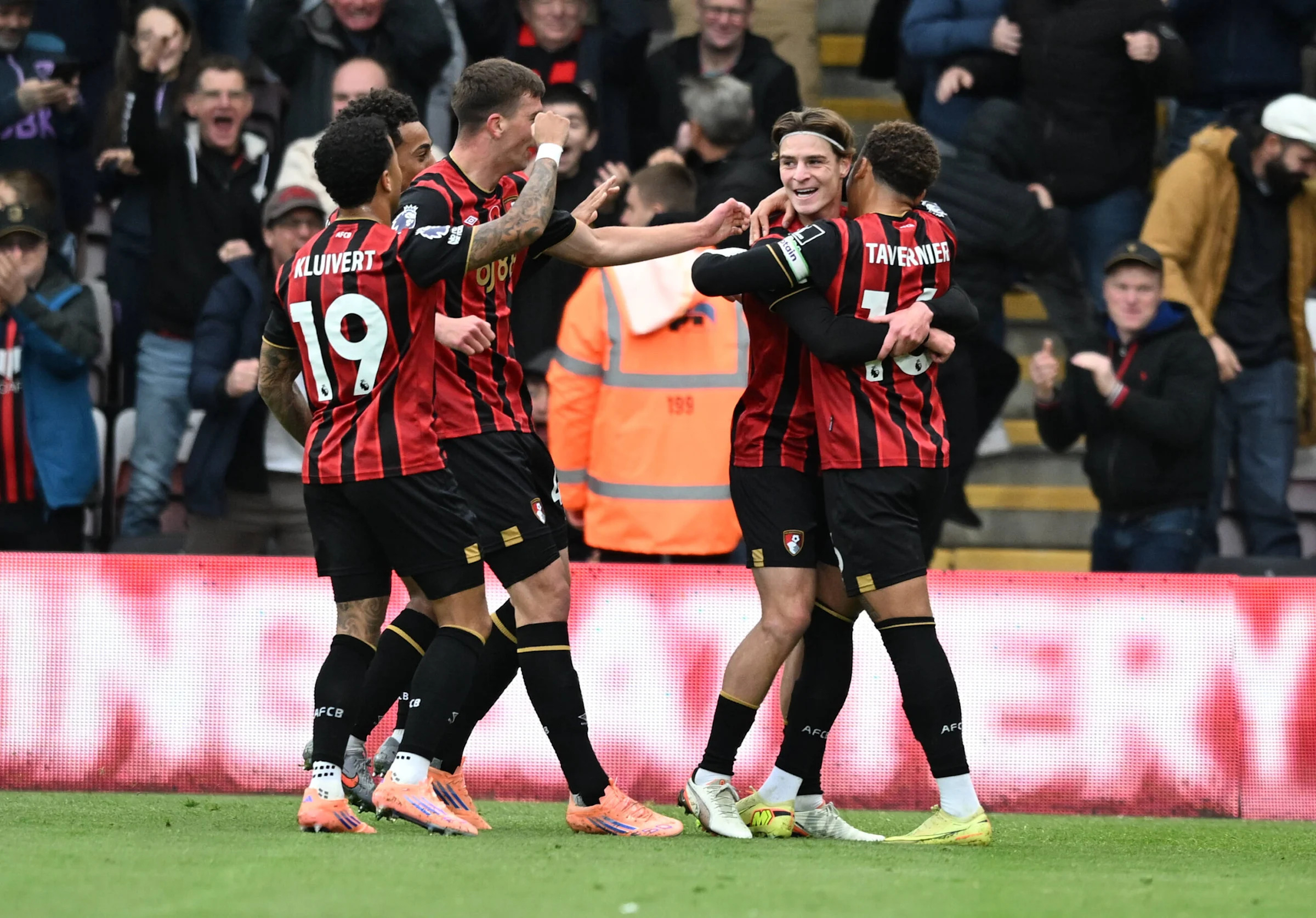 Bournemouth Rise to 2nd in Premier League After 2-0 Win Over Nottingham Forest