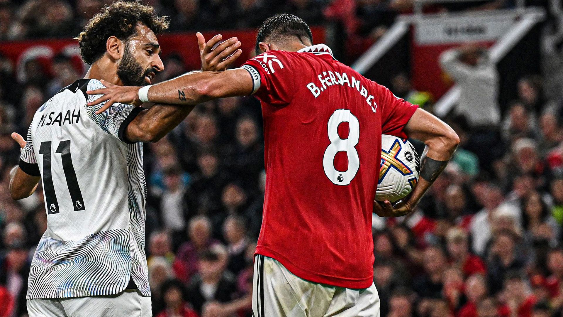 Manchester United Stuns Liverpool 2-1 at Anfield
