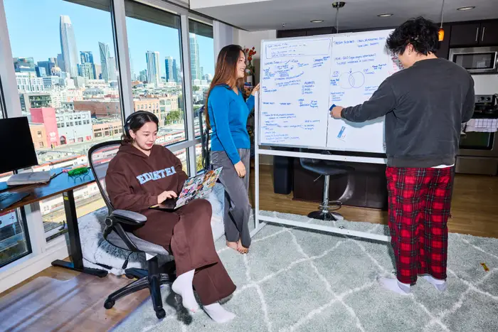 Young Founders Gain Ground as AI Speeds Startup Timelines, Silicon Valley’s Welcome Turns Conditional