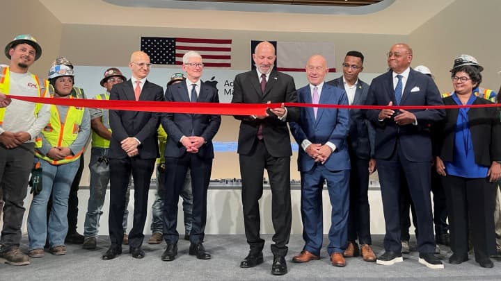 Apple Opens Houston Plant With Tim Cook, Howard Lutnick