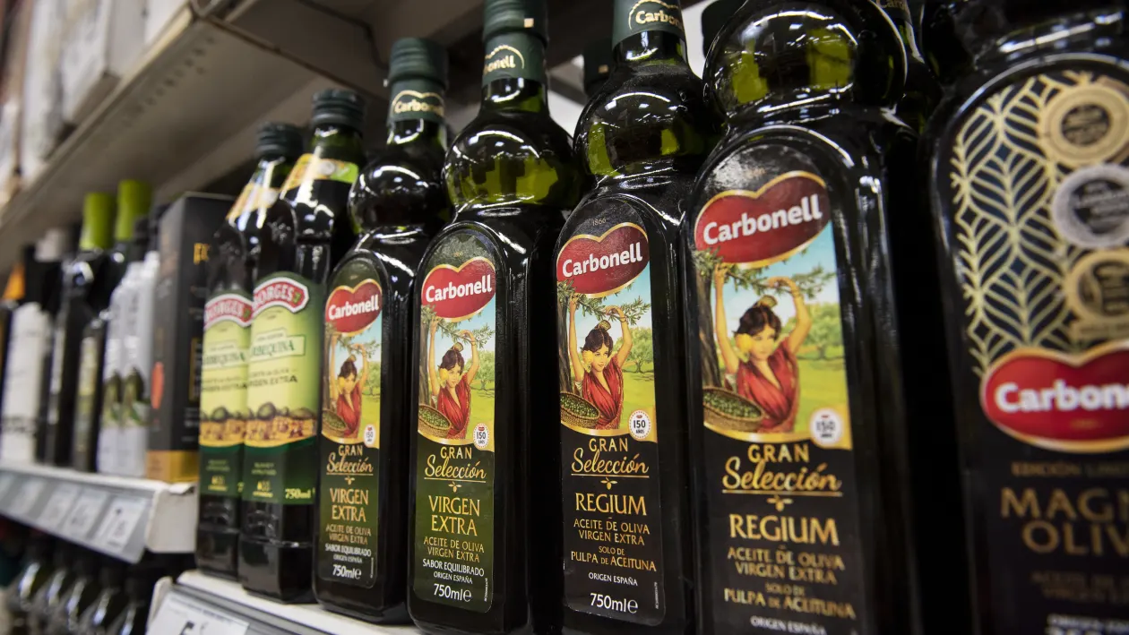 Deoleo Shares Jump 20.5% After Dcoop Emerges as Lead Bidder in Takeover Race