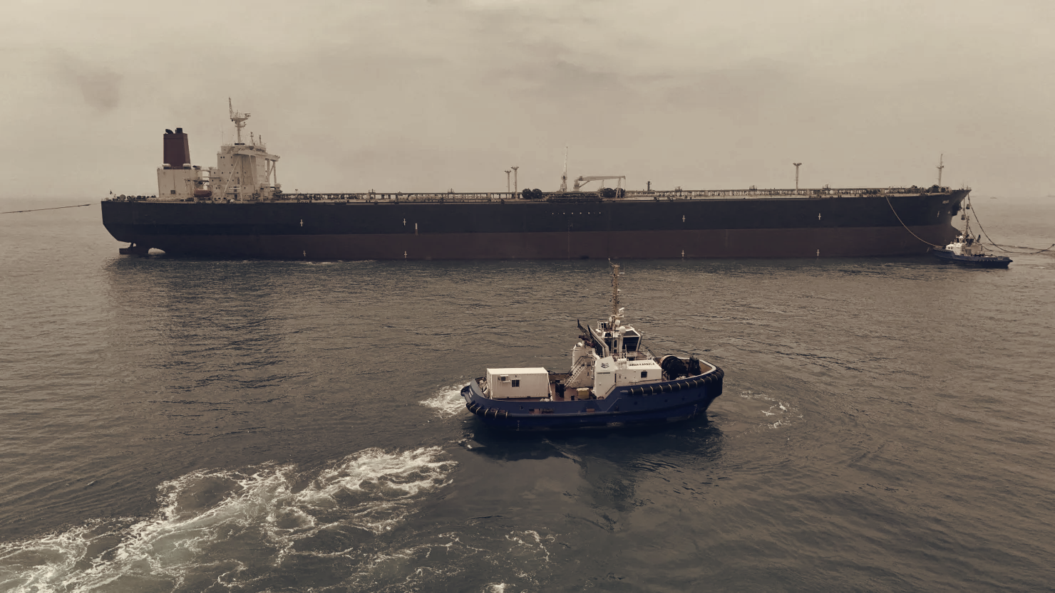 Oil Markets Slip as Traders Await U.S. Sanctions on Iran