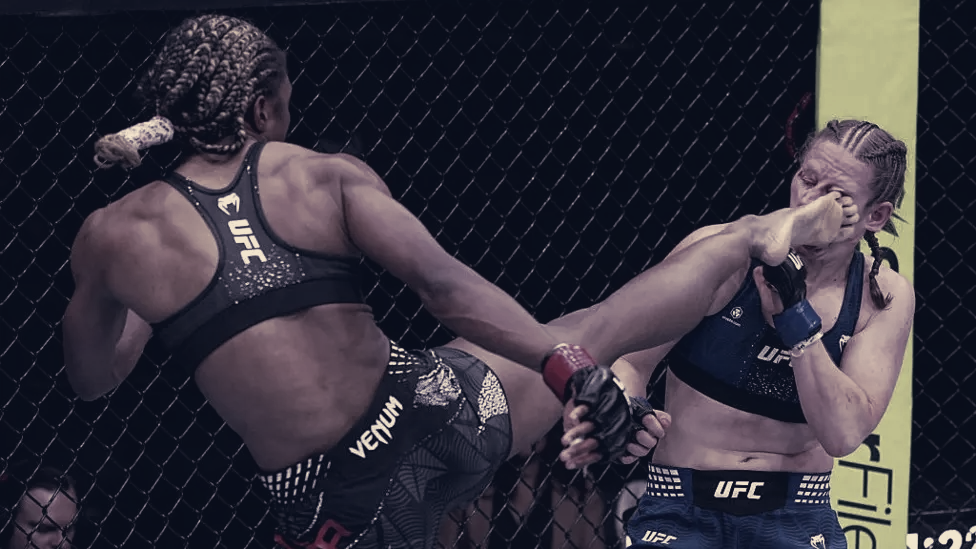 Shanelle Dyer Extends Knockout Run With Third-Round Stop of Elise Reed