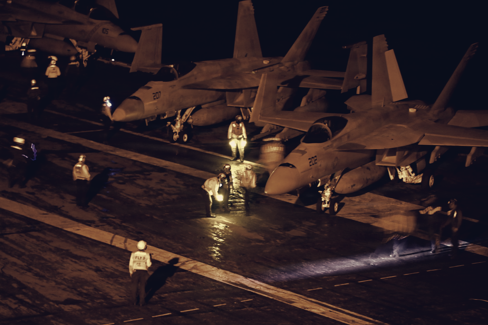 U.S. Strikes Larak and Iran Hits Jordan Bases; Trump Targets Kharg Island