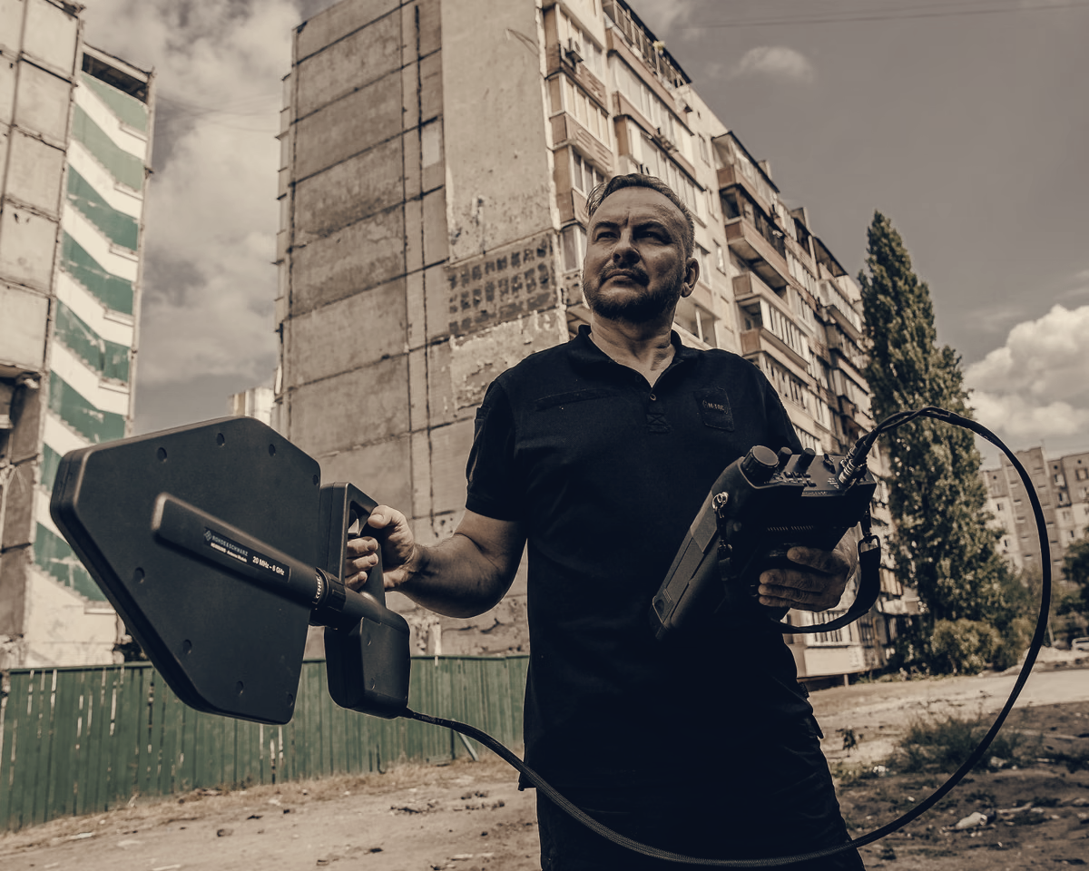 Zelenskyy Adviser Warns Long-Range Strikes Risk Mutual Destruction