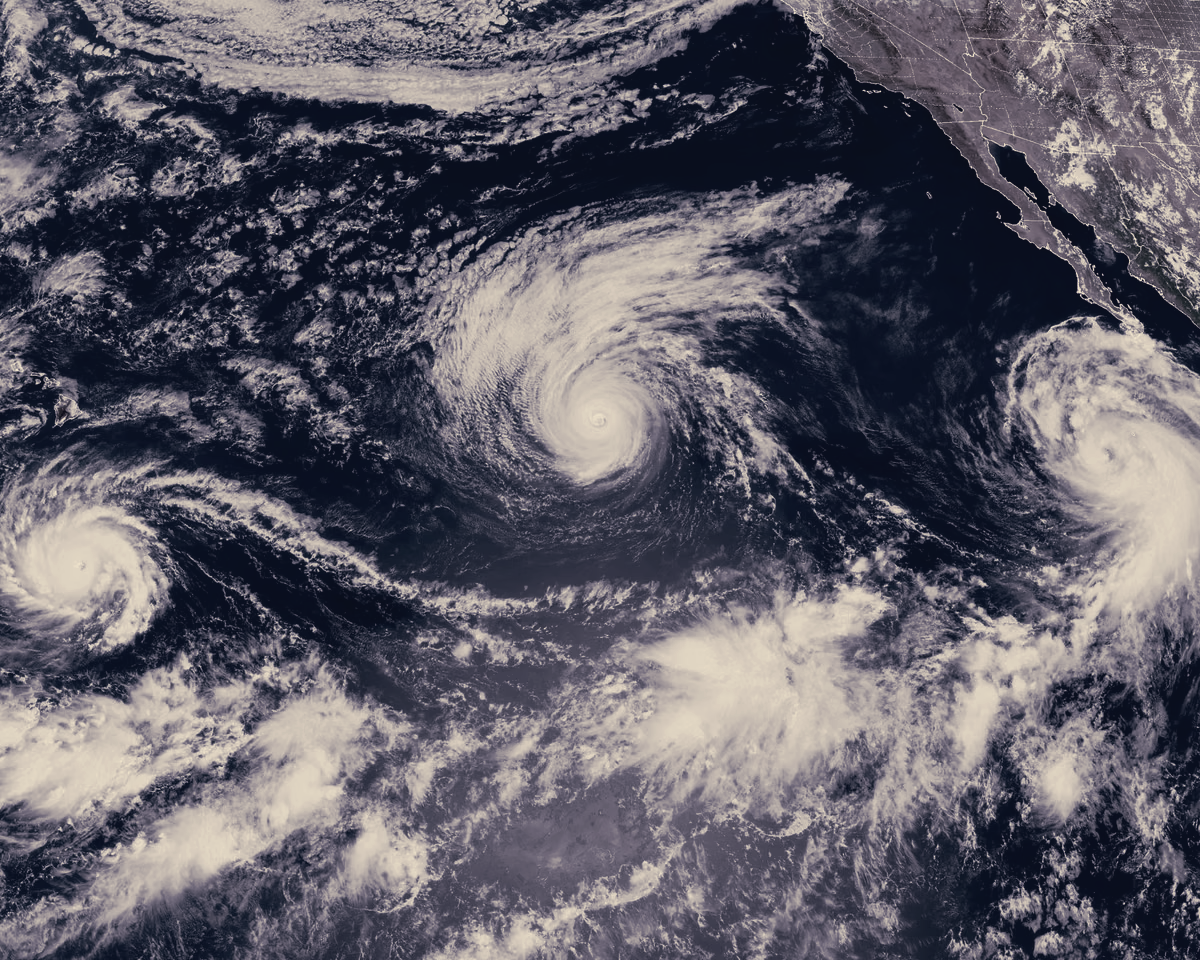 Hawaii Declares Emergency as Hurricane Lowell Threatens Heavy Surf and Rain