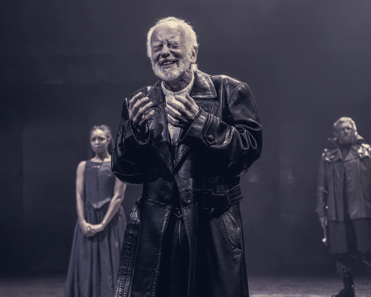 Ian McDiarmid Delivers a Titantic, Heartbreaking Lear, Elevating Sheffield's Crucible Production