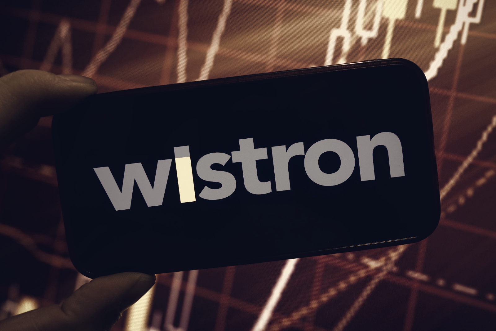 Wistron Prices $1.47 Billion Global Offering, Shares Slide Over 6%