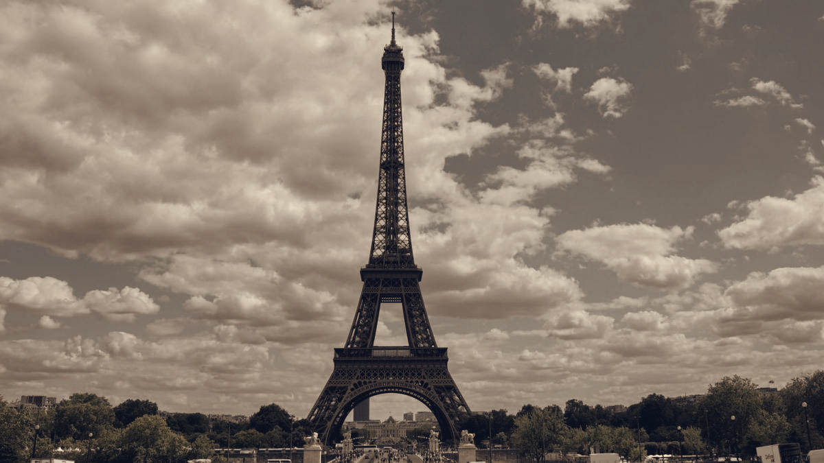 Eiffel Tower Staff Close Landmark After Women Moved for Religious Visit