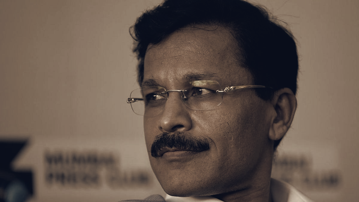 Maharashtra Commissioner Mundhe Suspends Hundreds of Licences, Faces Court Challenges