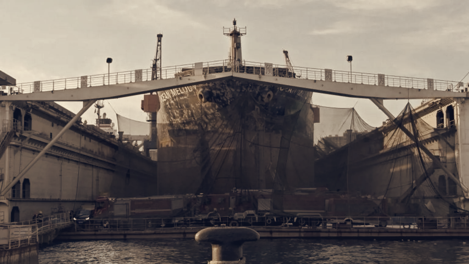 Fire Kills 25 on Qingdao Cargo Ship, Xi Orders Urgent Search
