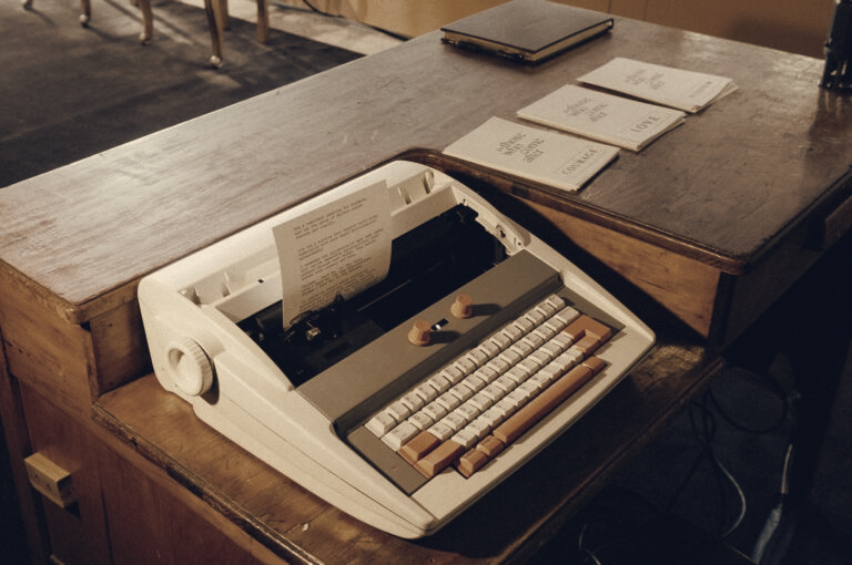 AI Typewriter Directs Visitors to James Baldwin’s Writings