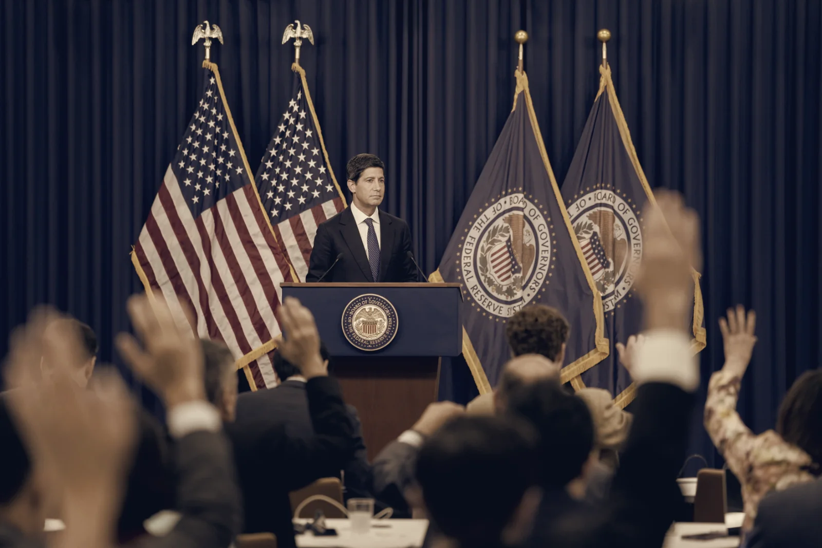 Warsh Raises Rates, Threatening Renewed White House Fight Over Fed Independence