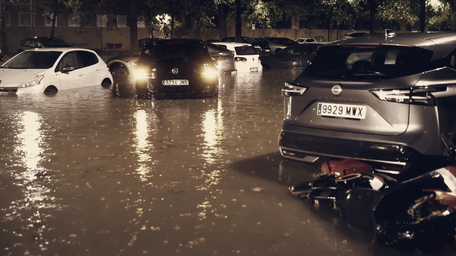 Valencia Hit by Torrential Rains, Prompting Rescues and Travel Disruption