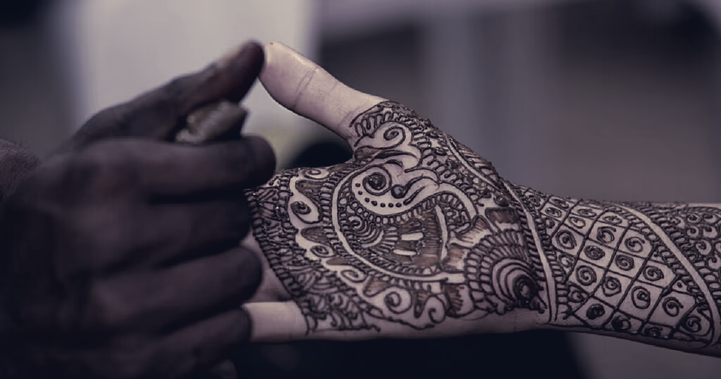 Sudanese Women Preserve Bridal Henna, Safeguarding Identity Amid War and Water Crisis