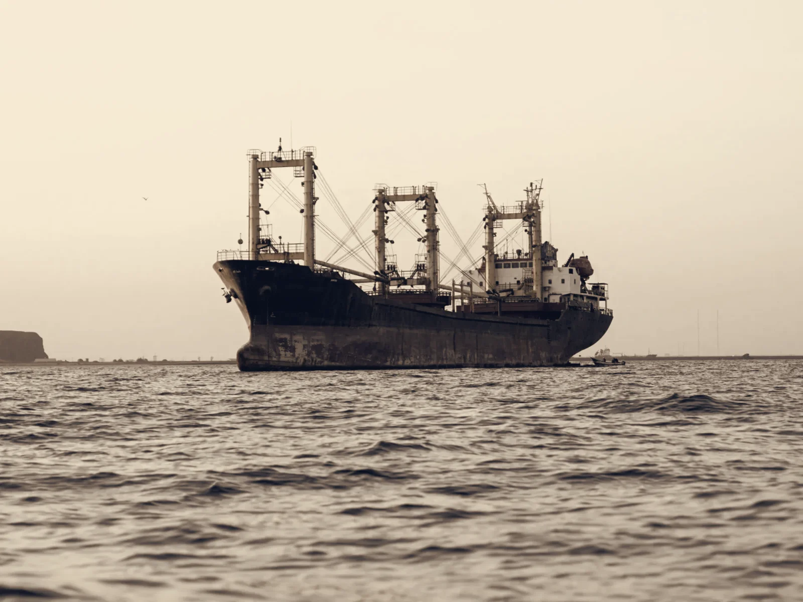 Italy Sends Warships to Secure Bab al-Mandeb, Warns of Severe Trade Fallout