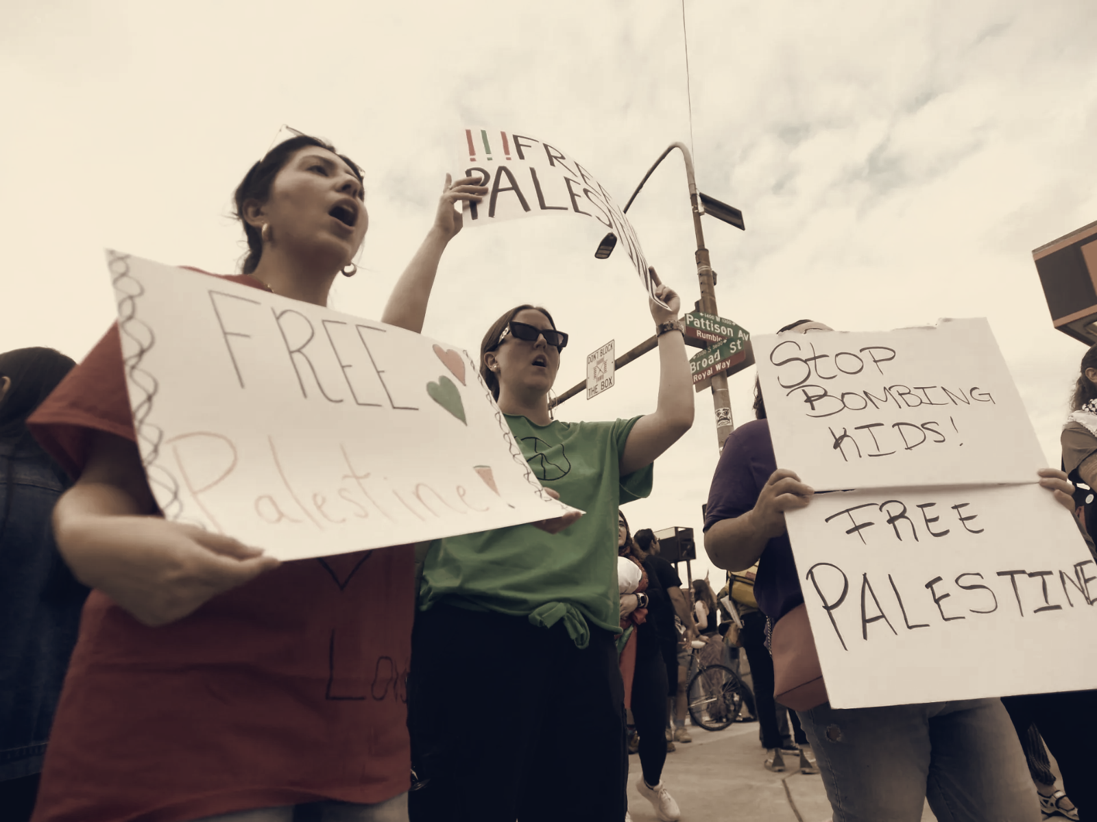 Ed Sheeran Calls Gaza 'Unjustifiable', Resumes Loop Tour After Openers Walk Out