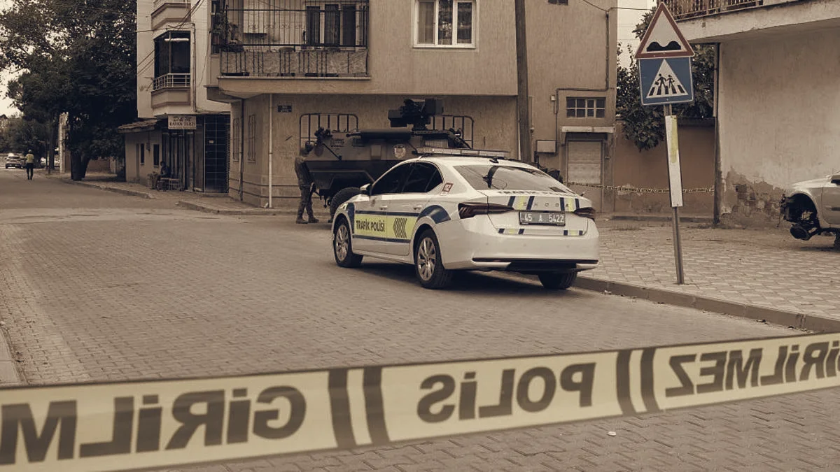 15-Year-Old Detained After Eleven Injured Outside Manisa High School