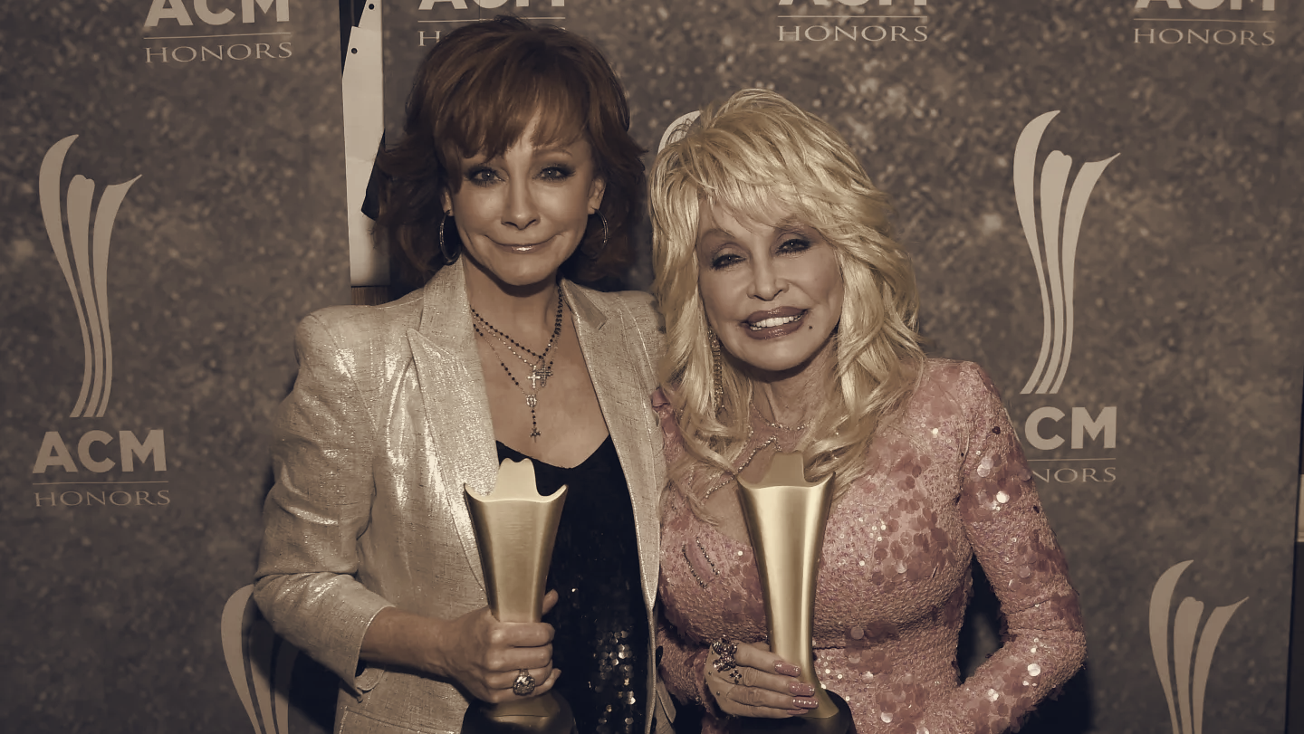 Reba McEntire Missed Dolly Parton Call, Says 'I'll Never Know Why'