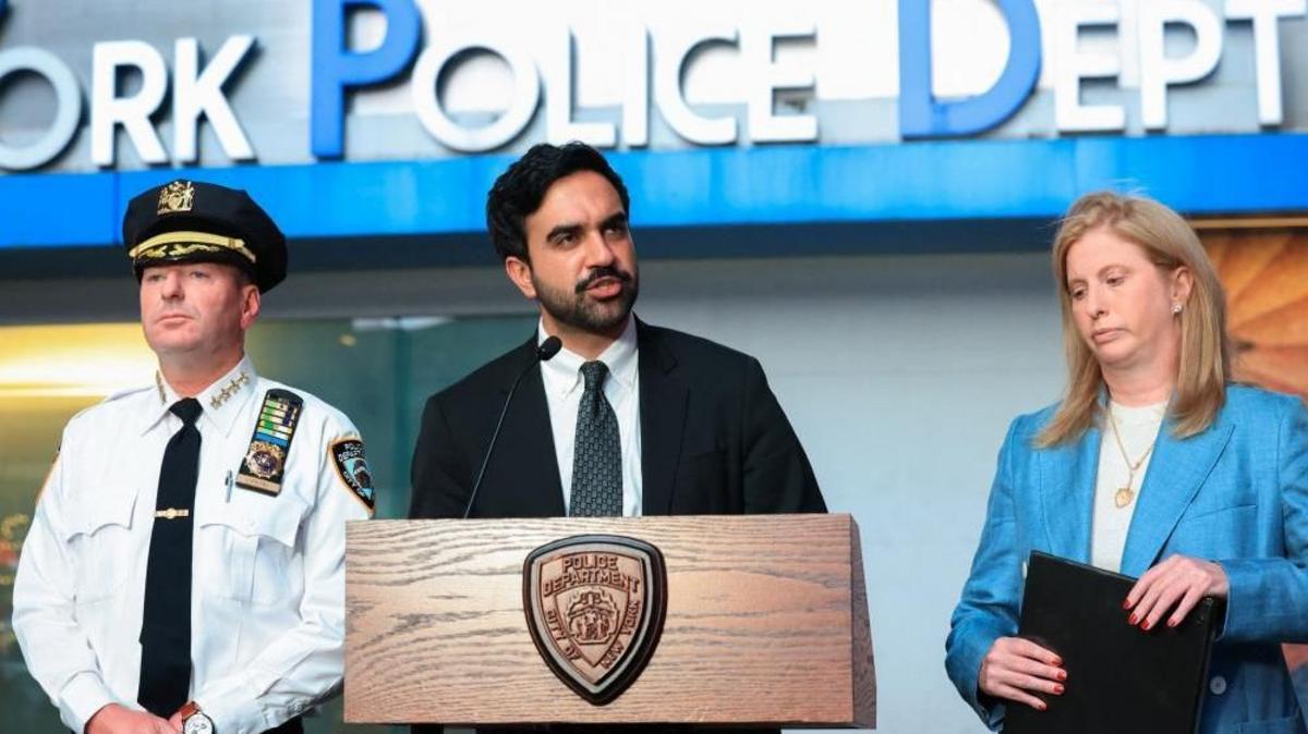 Suspect Pamela Cisneros Shot Dead by Police After Killing Bystander in Times Square.