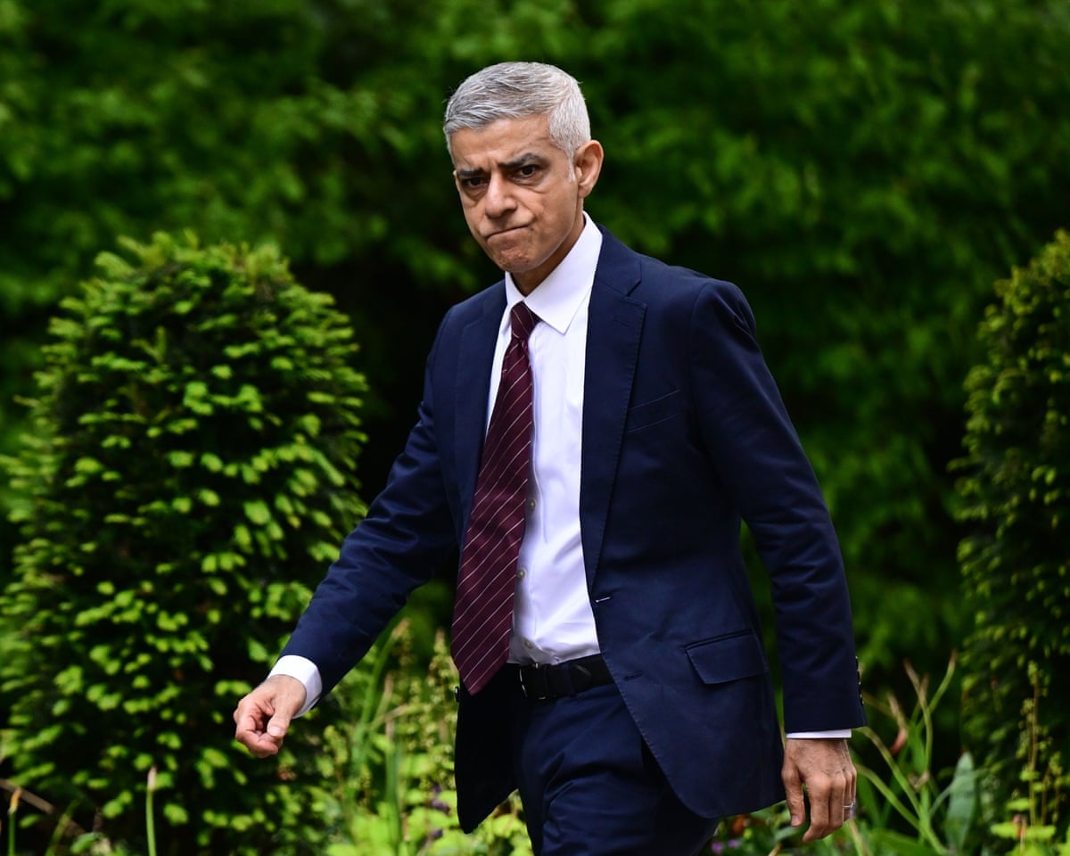 Sadiq Khan Faces Court After Fast-Track Conviction Over Untaxed Car