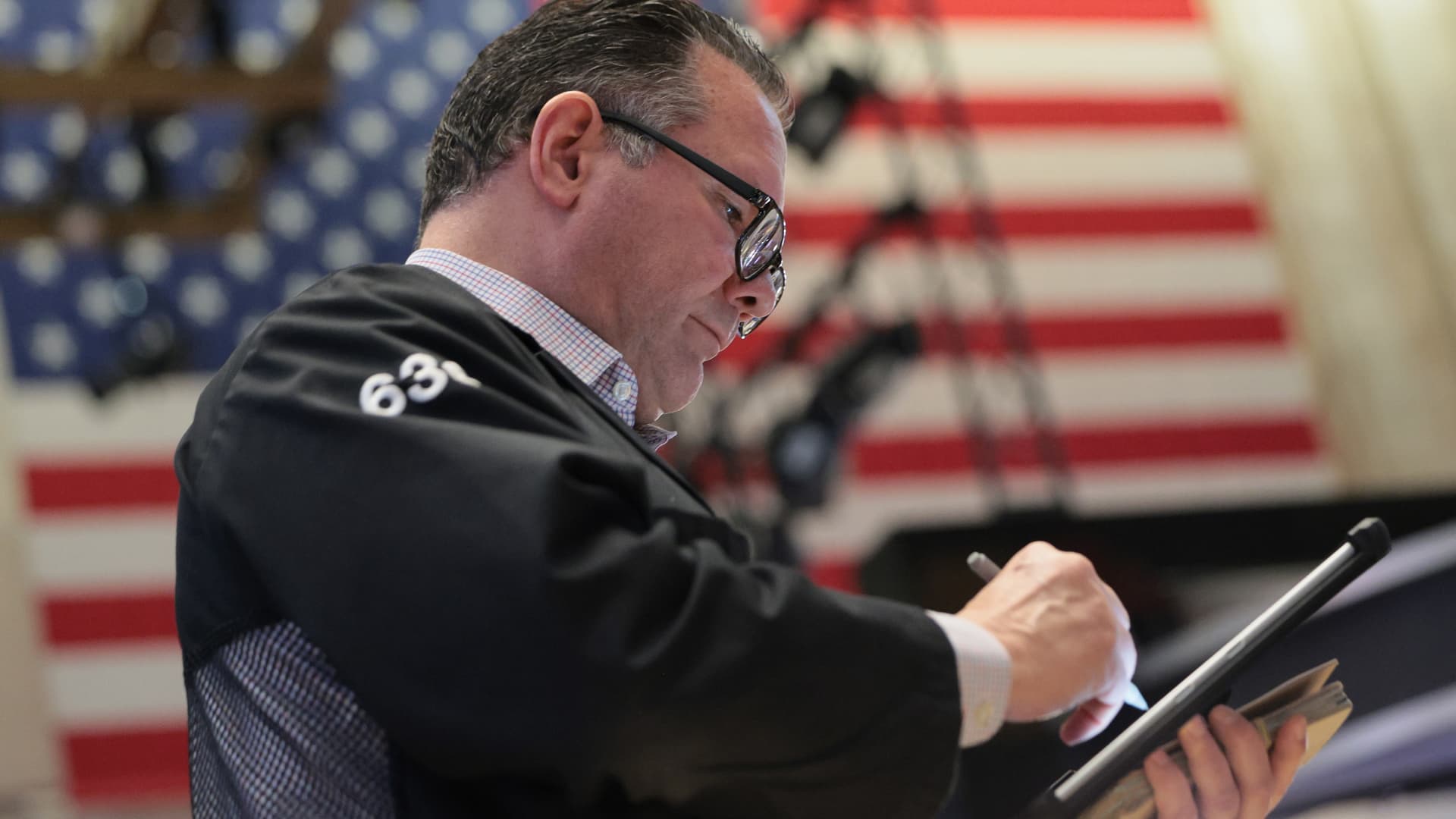 10-Year Treasury Yield Rises to 4.926% as Oil Tops $100, Raising Inflation Risk